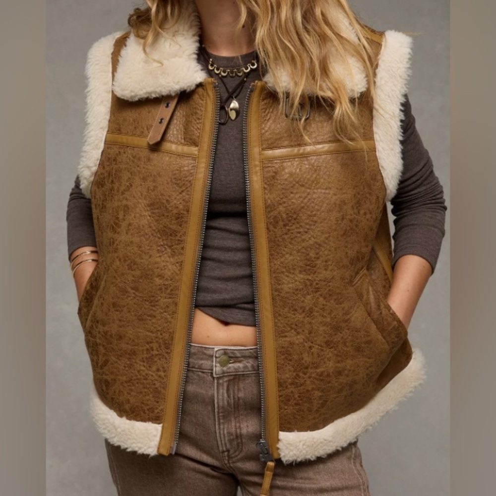 American Eagle Light Brown Faux Leather Shearling Bomber Vest - Size S - Picture 3 of 6